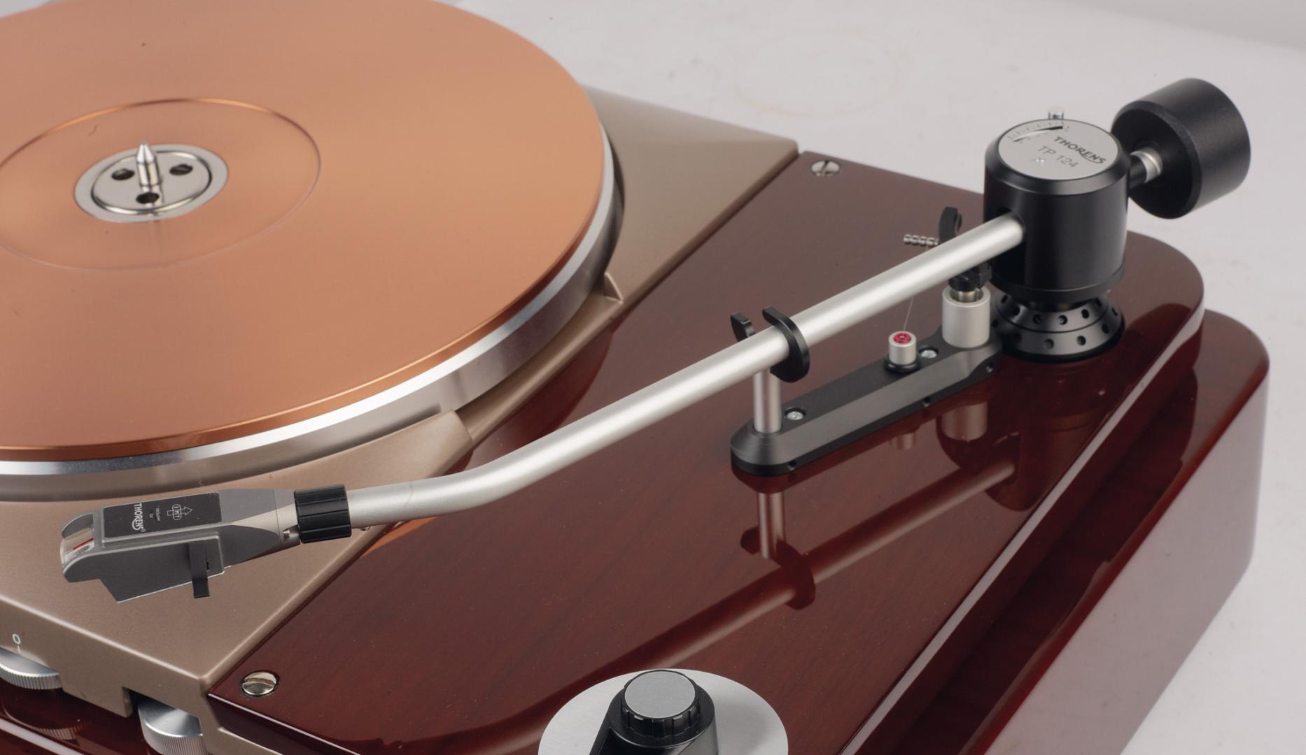 Plattenspieler Thorens TD124 DD Exclusive im Test, Bild 
